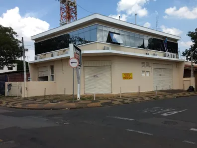 com 3 Quartos para alugar, 390m² no Jardim Chapadão, Campinas