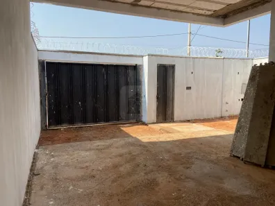 Casa com 2 Quartos à venda, 119m² no Loteamento Portal do Vale II, Uberlândia