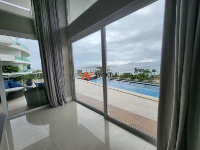 Apartamento com 3 Quartos para alugar, 123m² no Jurerê, Florianópolis