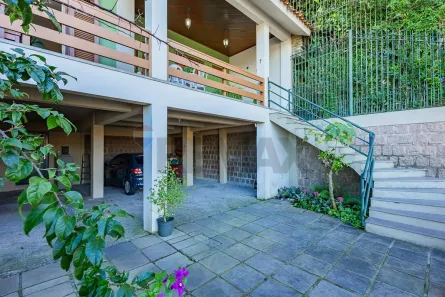 Casa com 4 Quartos à venda, 300m² no Medianeira, Porto Alegre