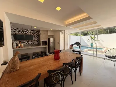 Casa com 3 Quartos à venda, 450m² no Colinas, Rio das Ostras
