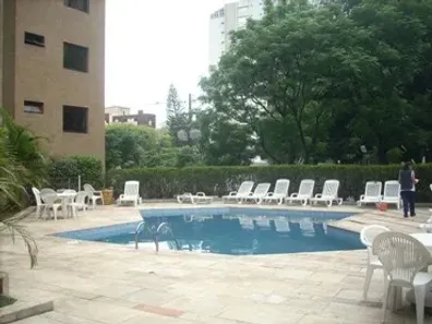 Apartamento com 3 Quartos para alugar, 133m² no Água Verde, Curitiba