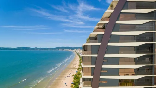 Apartamento com 4 Quartos à venda, 246m² no Meia Praia, Itapema