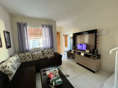 Sobrado com 2 Quartos à venda, 73m² no Santa Regina, Camboriú