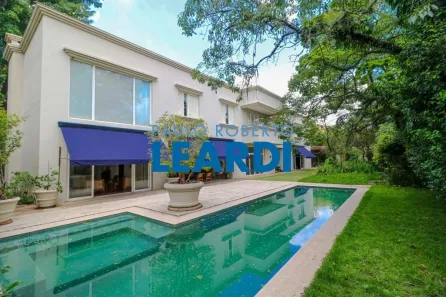 Casa com 8 Quartos para alugar, 919m² no Morumbi, São Paulo