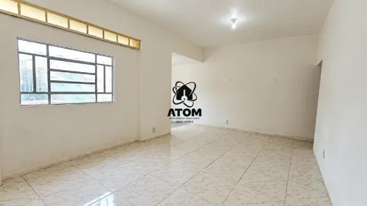 Casa com 3 Quartos para alugar, 250m² no Centro, Taubaté