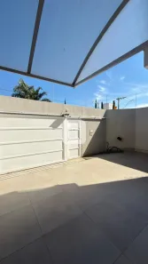 Casa com 2 Quartos para alugar, 146m² no Jardim Karaíba, Uberlândia