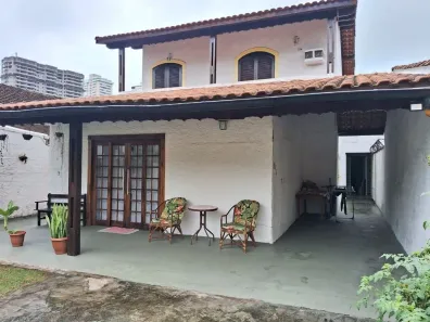 Casa com 3 Quartos à venda, 317m² no Canto do Forte, Praia Grande