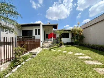 Casa com 5 Quartos para alugar, 280m² no Uberaba, Curitiba