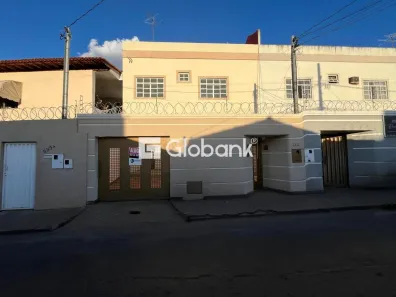 Casa com 3 Quartos para alugar, 120m² no Vila Guilhermina, Montes Claros