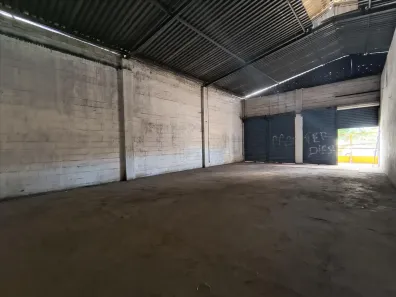 Galpão/Depósito/Armazém para alugar, 360m² no Distrito Industrial, Três Corações