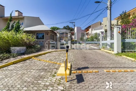 Casa com 2 Quartos à venda, 198m² no Vila Nova, Porto Alegre