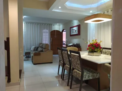 Sobrado com 3 Quartos à venda, 220m² no Jardim das Indústrias, São José dos Campos