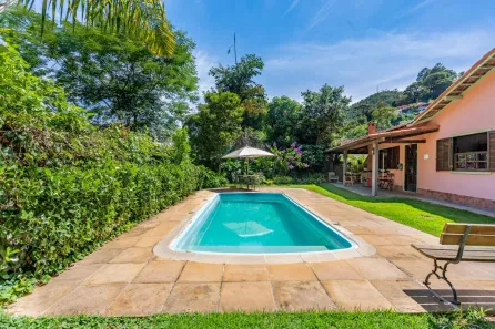 Casa com 3 Quartos à venda, 62m² no Bonsucesso, Petrópolis