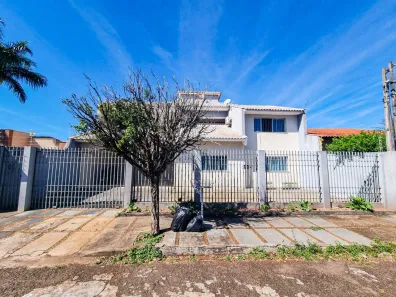 Casa com 3 Quartos à venda, 337m² no Aeroporto, Londrina