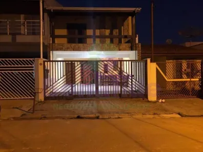 Casa com 3 Quartos à venda, 210m² no Vila Galvão, Jundiaí