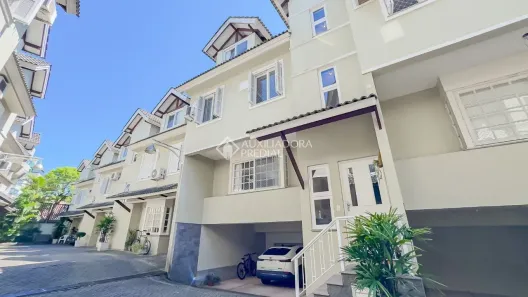 Casa de Condomínio com 3 Quartos à venda, 248m² no Vila Jardim, Porto Alegre