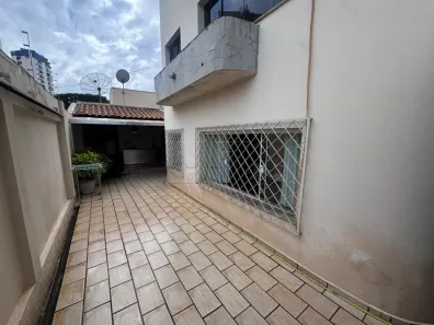 Sobrado com 4 Quartos à venda, 281m² no Jardim Amália, Bauru