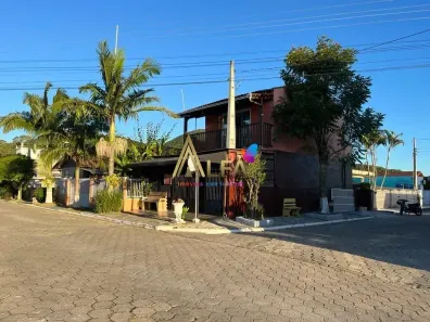 Casa com 4 Quartos à venda, 250m² no Armação, Penha