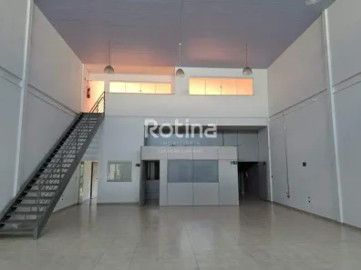 Galpão/Depósito/Armazém para alugar, 262m² no Umuarama, Uberlândia