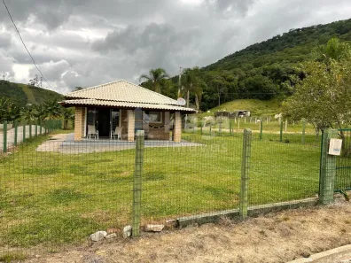 Fazenda/Sítio com 3 Quartos à venda, 680m² no , Tijucas