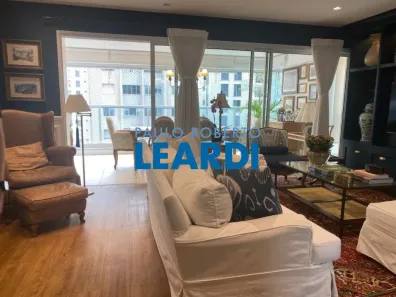 Apartamento com 3 Quartos para alugar, 182m² no Moema, São Paulo