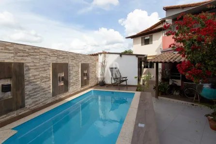 Casa com 5 Quartos à venda, 236m² no Alípio de Melo, Belo Horizonte