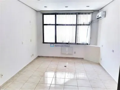 Sala Comercial à venda, 37m² no Santo Amaro, São Paulo