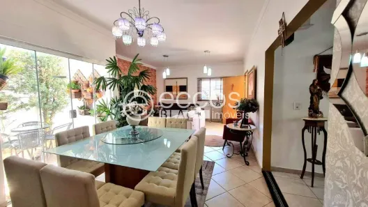Casa de Condomínio com 3 Quartos à venda, 209m² no Santa Luzia, Uberlândia