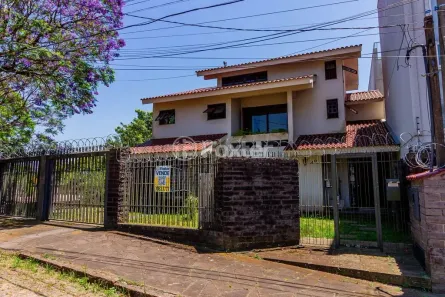 Sobrado com 3 Quartos à venda, 258m² no Medianeira, Porto Alegre
