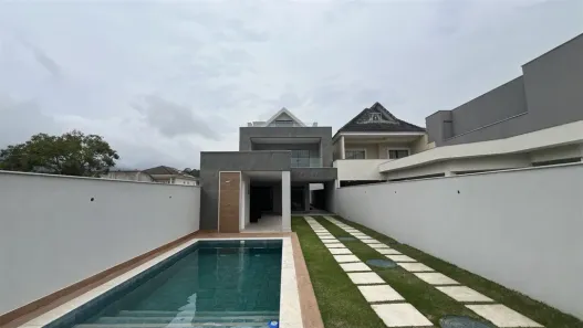 Casa com 3 Quartos à venda, 350m² no Guaratiba, Rio de Janeiro