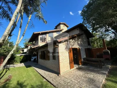 Casa com 3 Quartos à venda, 228m² no Rio Tavares, Florianópolis