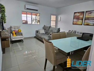 Casa com 2 Quartos à venda, 70m² no Laranjeiras, Uberlândia