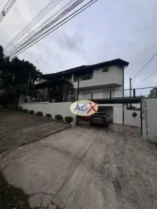 Sobrado com 4 Quartos à venda, 300m² no Guaíra, Curitiba