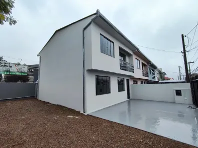 Sobrado com 3 Quartos para alugar, 123m² no Hauer, Curitiba
