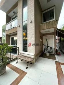 Casa com 4 Quartos à venda, 250m² no Itaipu, Niterói