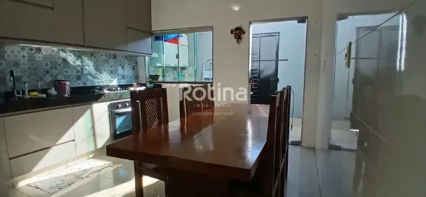 Casa com 3 Quartos à venda, 147m² no Planalto, Uberlândia