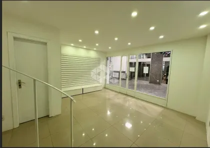 Ponto Comercial à venda, 49m² no Moinhos de Vento, Porto Alegre