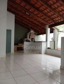 Casa com 3 Quartos para alugar, 200m² no Laranjeiras, Uberlândia