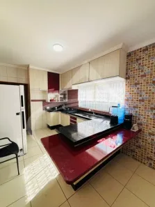 Casa com 3 Quartos à venda, 250m² no Planalto, Araçatuba