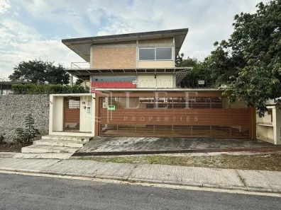 Casa com 3 Quartos à venda, 344m² no Vila Santo Antônio, Cotia