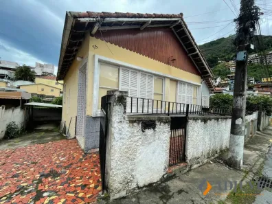 Casa com 3 Quartos à venda, 247m² no Quissama, Petrópolis