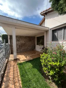 Casa com 3 Quartos para alugar, 300m² no Vila São Carlos, Taubaté