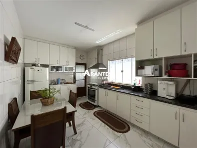 Casa com 3 Quartos à venda, 230m² no Santa Rosa, Uberlândia