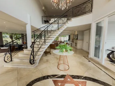 Sobrado com 5 Quartos para alugar, 700m² no Alphaville, Santana de Parnaíba