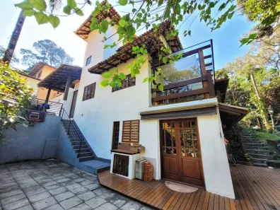 Casa de Condomínio com 3 Quartos à venda, 230m² no Granja Viana, Cotia