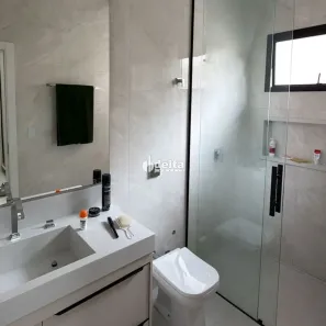 Casa com 3 Quartos à venda, 175m² no Novo Mundo, Uberlândia