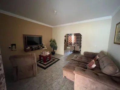 Casa com 3 Quartos à venda, 100m² no Jardim Patrícia, Uberlândia