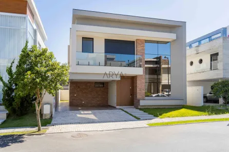 Casa de Condomínio com 4 Quartos à venda, 307m² no São Braz, Curitiba