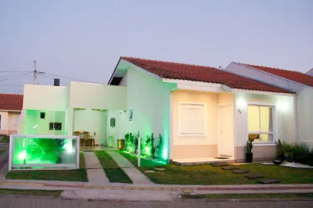 Casa de Condomínio com 2 Quartos para alugar, 100m² no Distrito Industrial, Cachoeirinha
